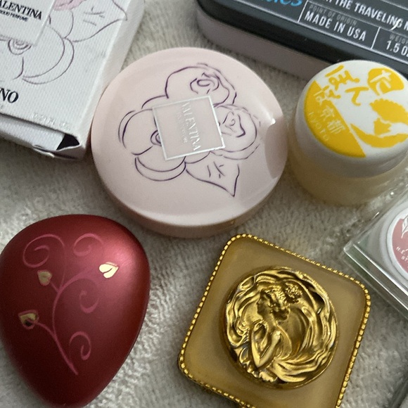 Assorted Compact Collection - Picture 6 of 6